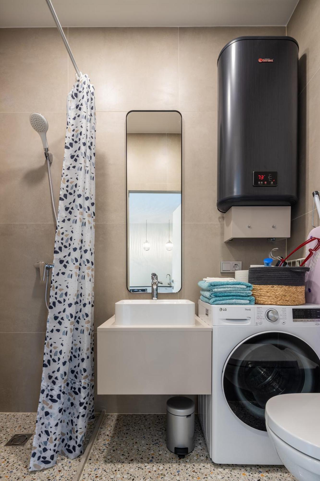 Green House Downtown Apartments With Private Free Parking And Bike Storage Klaipėda Esterno foto