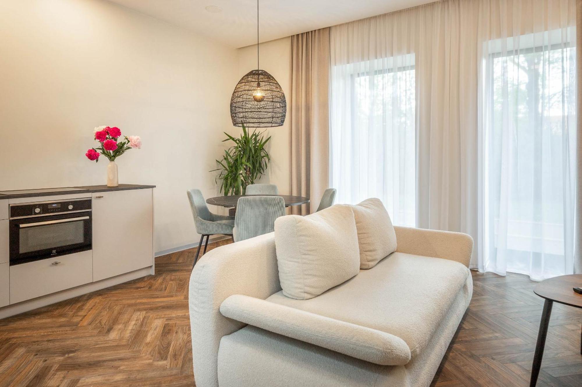 Green House Downtown Apartments With Private Free Parking And Bike Storage Klaipėda Esterno foto