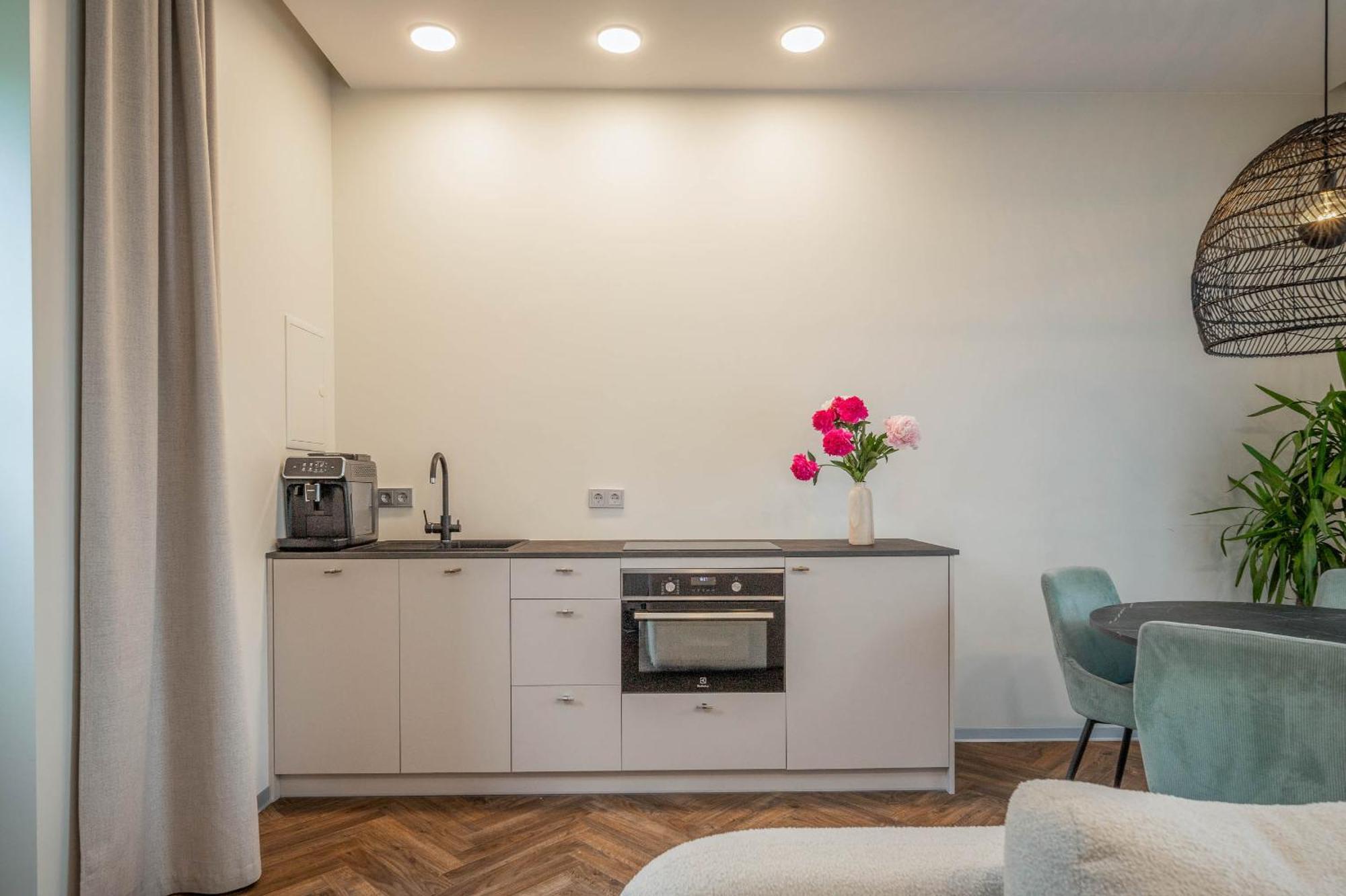 Green House Downtown Apartments With Private Free Parking And Bike Storage Klaipėda Esterno foto