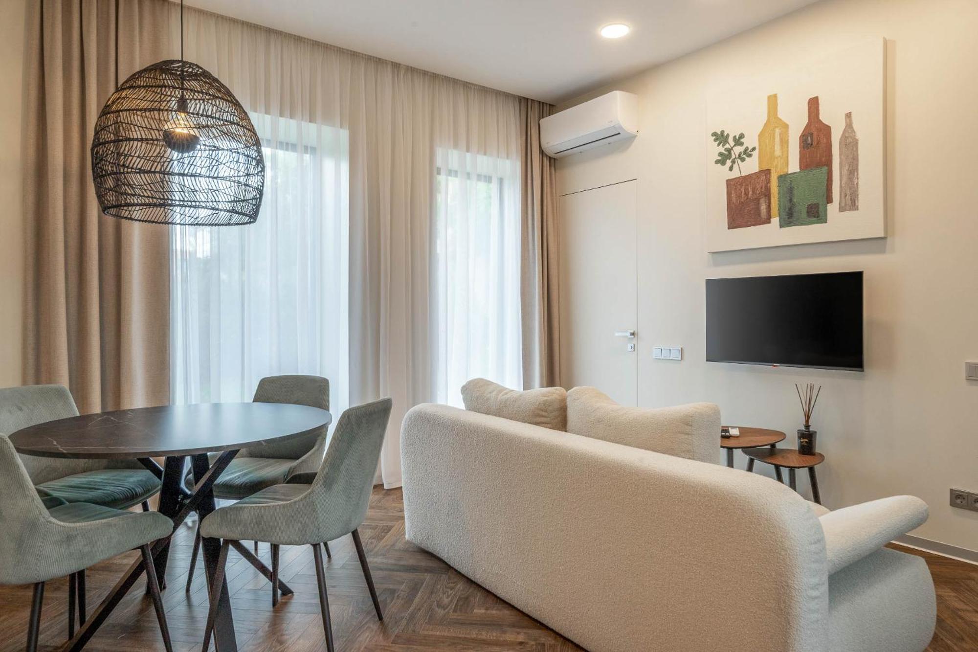 Green House Downtown Apartments With Private Free Parking And Bike Storage Klaipėda Esterno foto