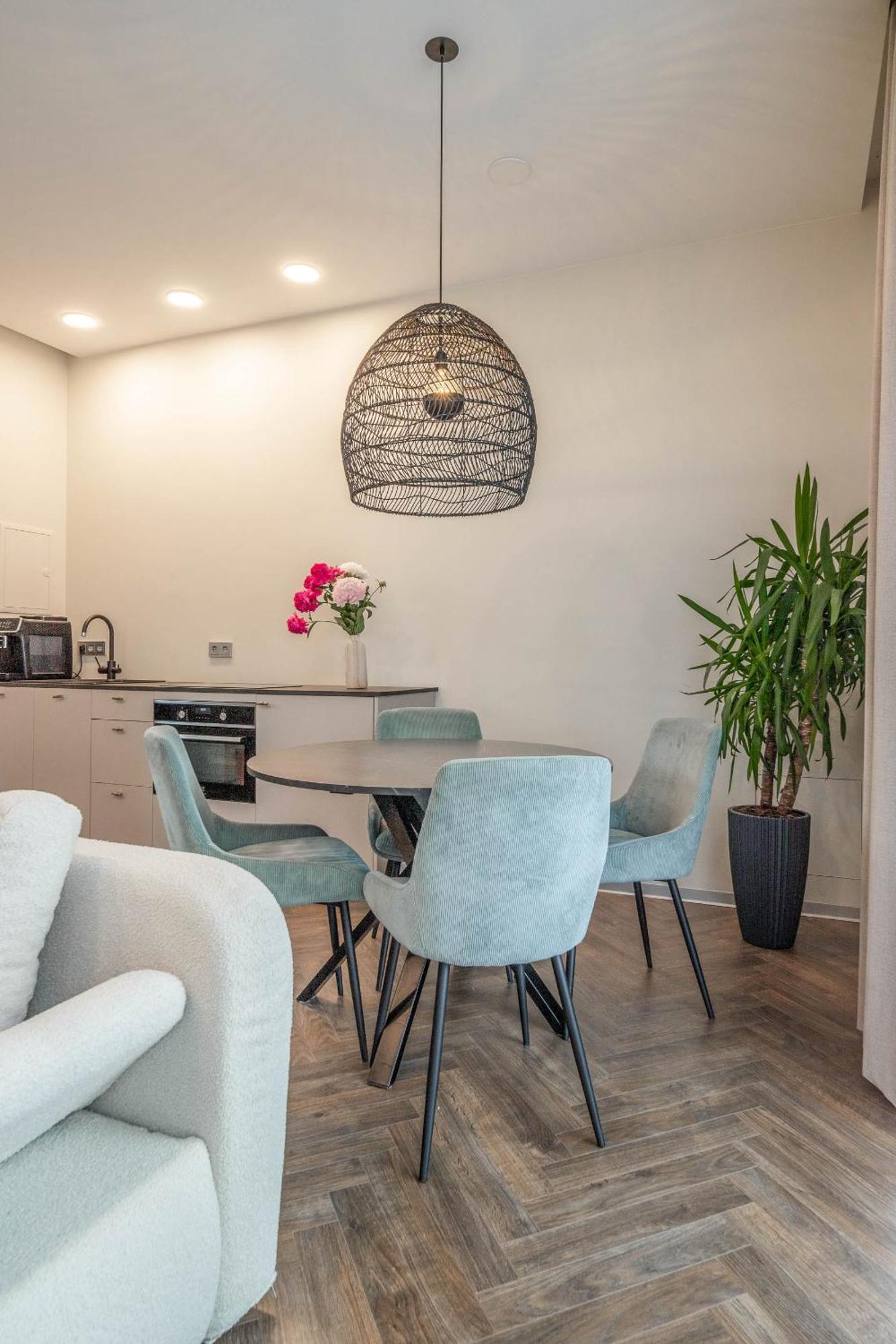Green House Downtown Apartments With Private Free Parking And Bike Storage Klaipėda Esterno foto