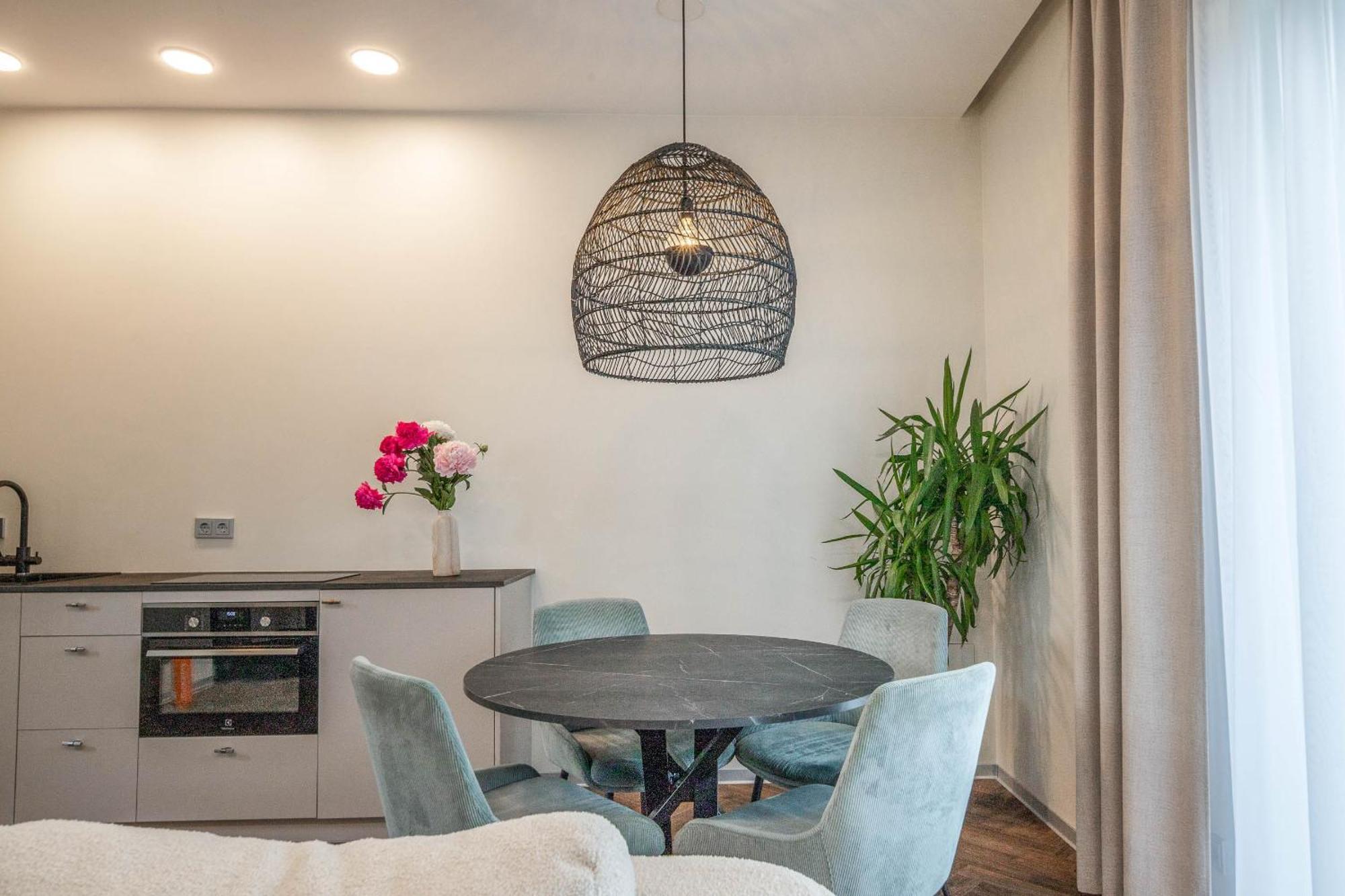Green House Downtown Apartments With Private Free Parking And Bike Storage Klaipėda Esterno foto
